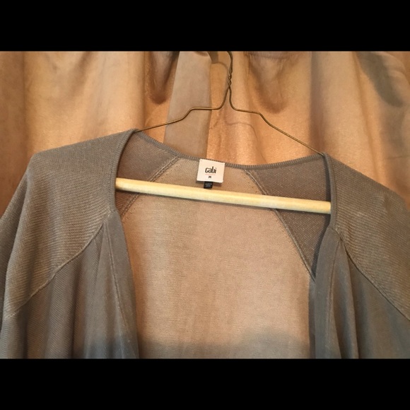 Cabi long sleeve sweater - Picture 2 of 2